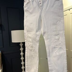 White Distressed Levi’s Jeans
